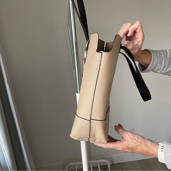 Cute Neutral Tote - Picture 4 of 16